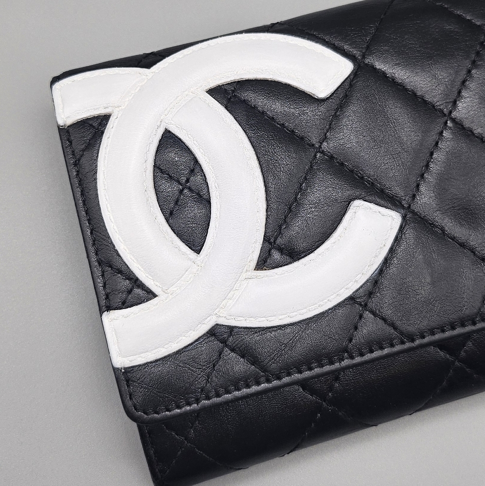 🖤CHANEL Authentic Black/White CC Cambon Wallet🖤 - Picture 9 of 17